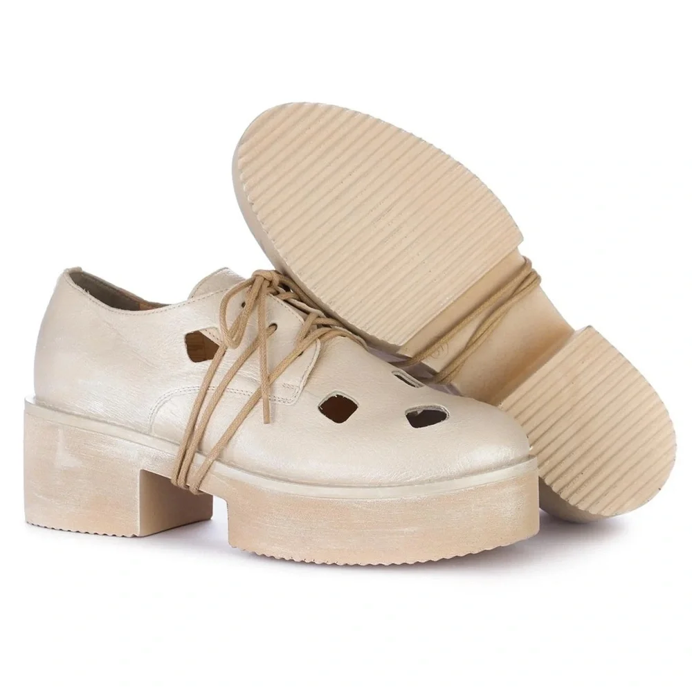 PAPUCEI Camelia Beige Laser Cut Leather Lace Up Platform Flatforms NWT Size 38